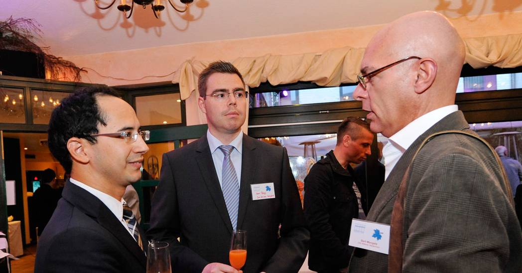 Am 21. Oktober trafen sich die Mitglieder des Fördervereins des Gewächshauses für Jungunternehmer e.V. mit ehemaligen und heutigen Mietern des Hauses zur jährlichen Mieter- und Mitgliedertreffen im Rahserhof.